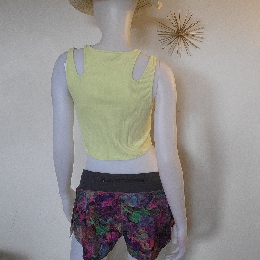 AMERICAN EAGLE OUTFITTER CROP TOP LARGE - Picture 2 of 8